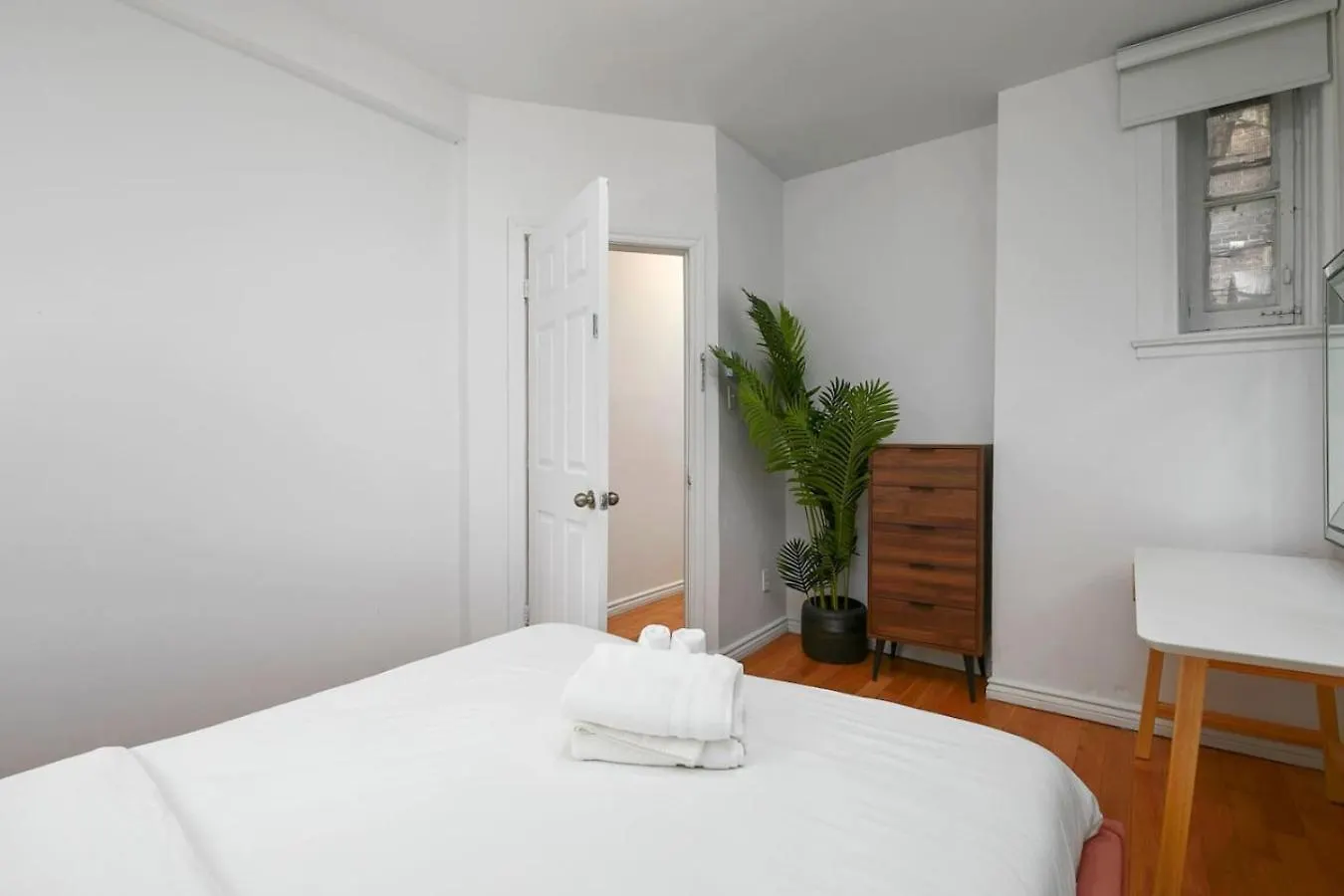 Exclusive Loft Living In The Heart Of Montreal Zh7 Apartment