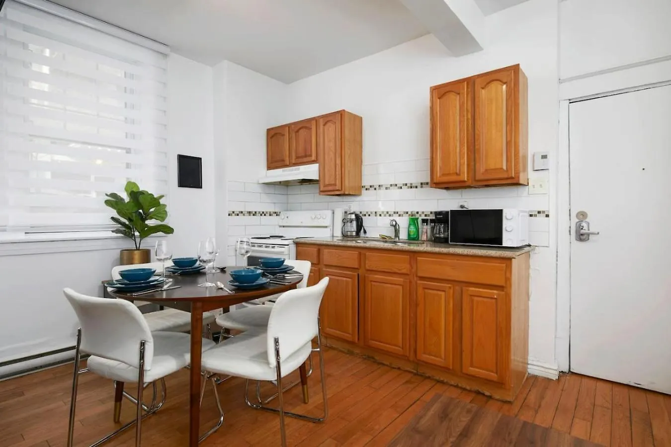 Exclusive Loft Living In The Heart Of Montreal Zh7 Apartment 0*,  Canada
