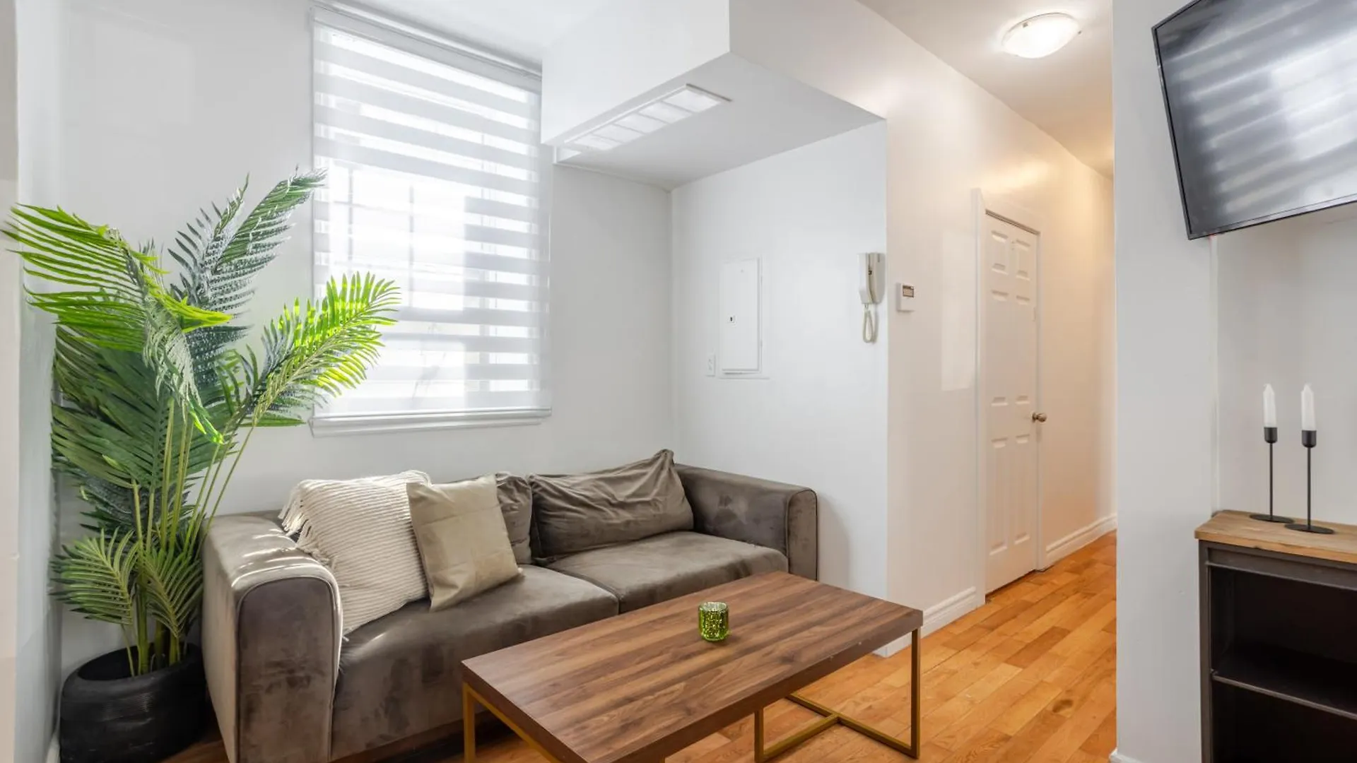 Exclusive Loft Living In The Heart Of Montreal Zh7 Apartment 0*,  Canada