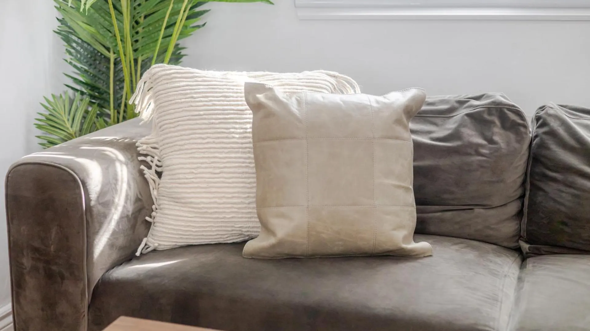 Exclusive Loft Living In The Heart Of Montreal Zh7 Apartment